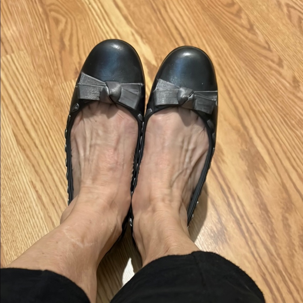 Walking Cradle Elegant Steel Gray Metallic Flats